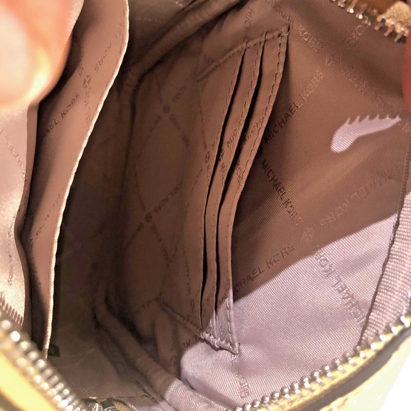 Stylish Michael Kors Women's Crossbody Handbag - PVC/Leather Messenger Purse for Effortless Chic