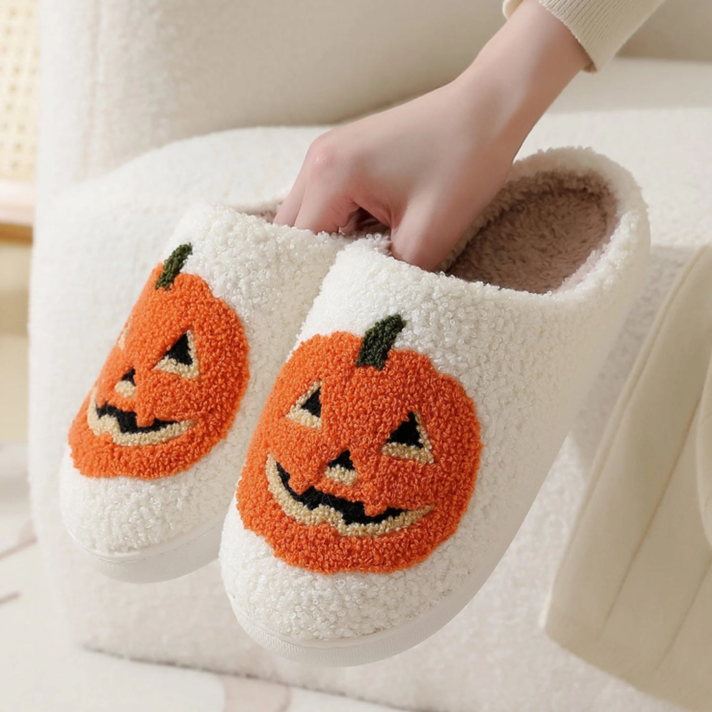 Women's Plush Halloween Slippers - Cozy Pumpkin Design for Indoor Comfort - Non-Slip Fuzzy House Slides for All Ages