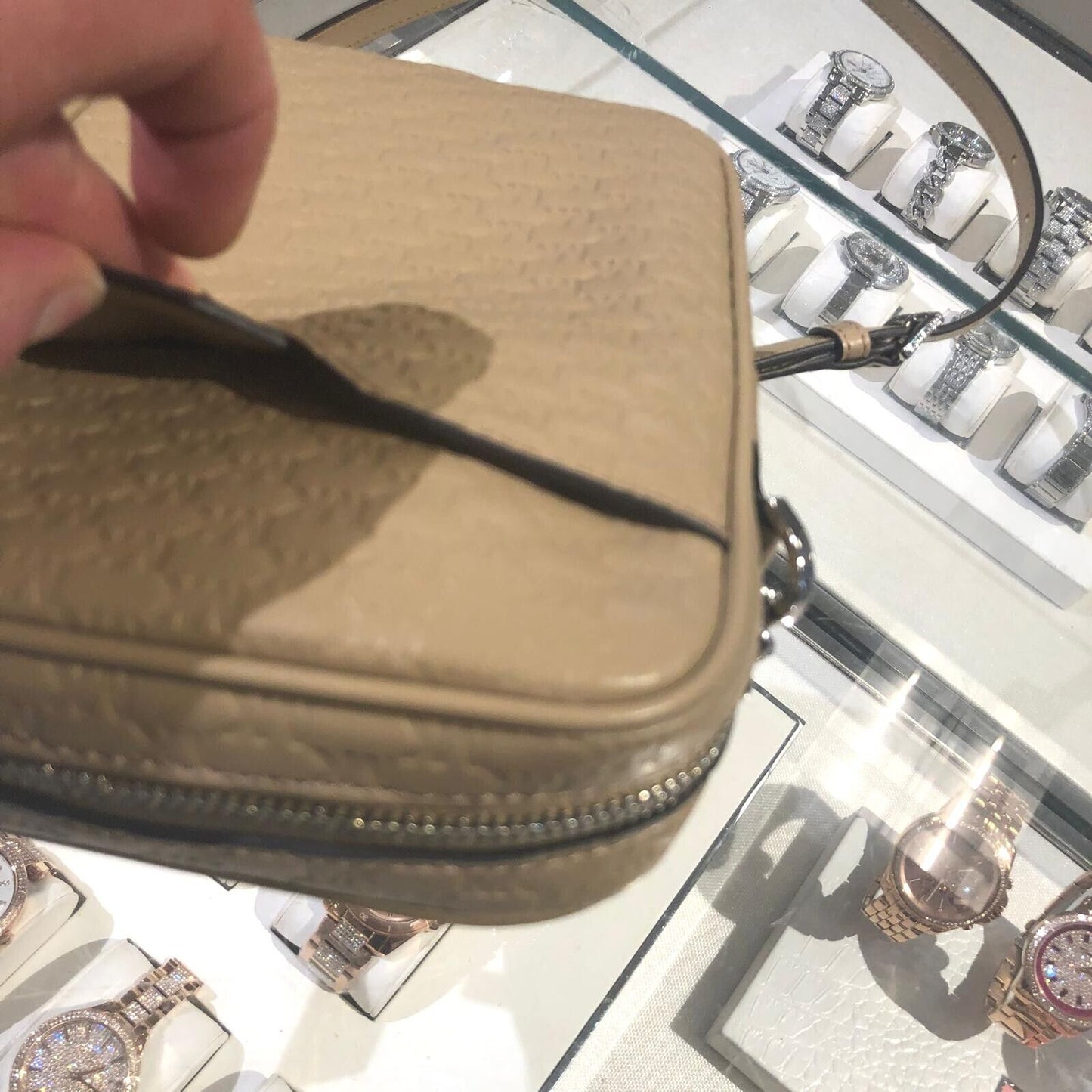 Stylish Michael Kors Women's Crossbody Handbag - PVC/Leather Messenger Purse for Effortless Chic