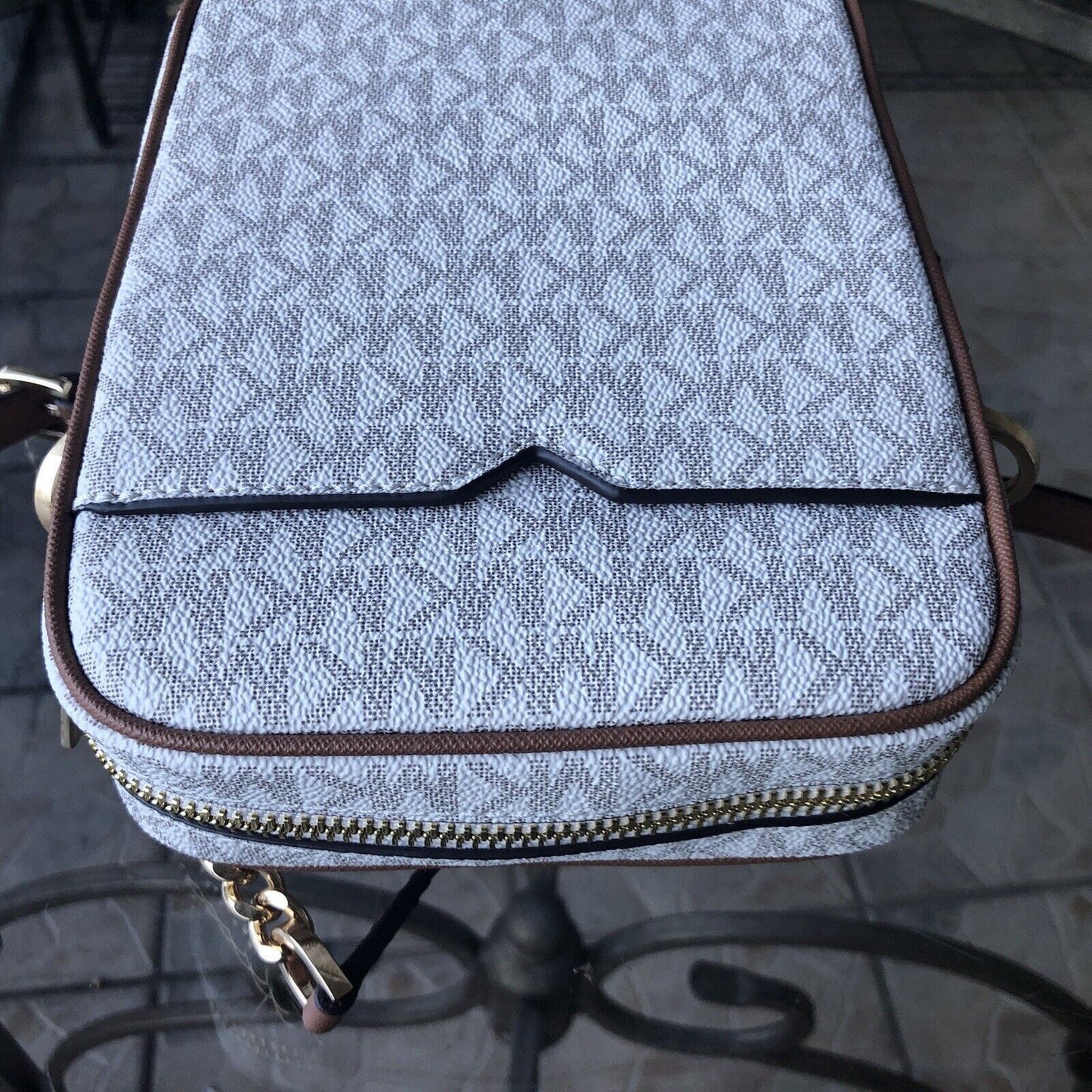 Stylish Michael Kors Women's Crossbody Handbag - PVC/Leather Messenger Purse for Effortless Chic