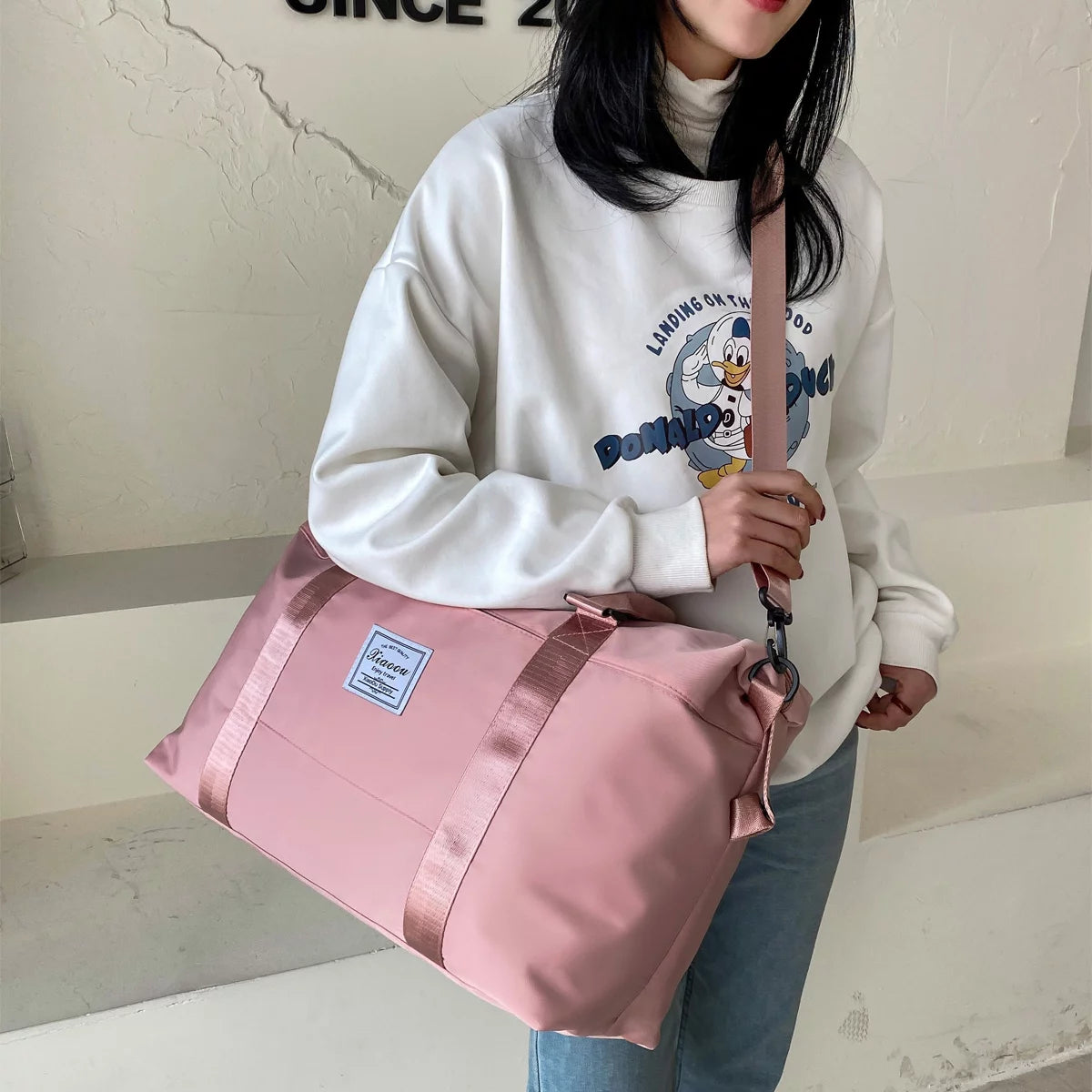 Stylish Women's Travel Duffel Bag - Versatile Gym Tote & Weekend Getaway Essential