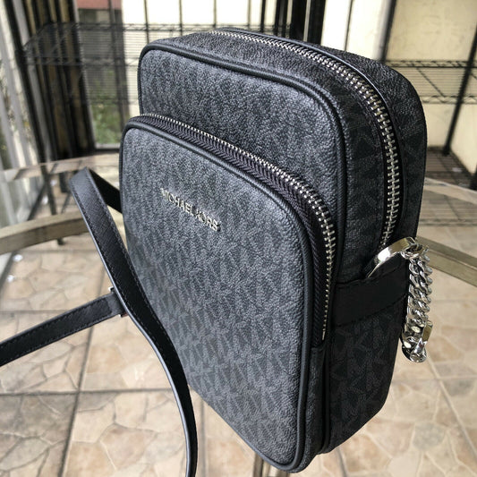 Stylish Michael Kors Women's Crossbody Handbag - PVC/Leather Messenger Purse for Effortless Chic