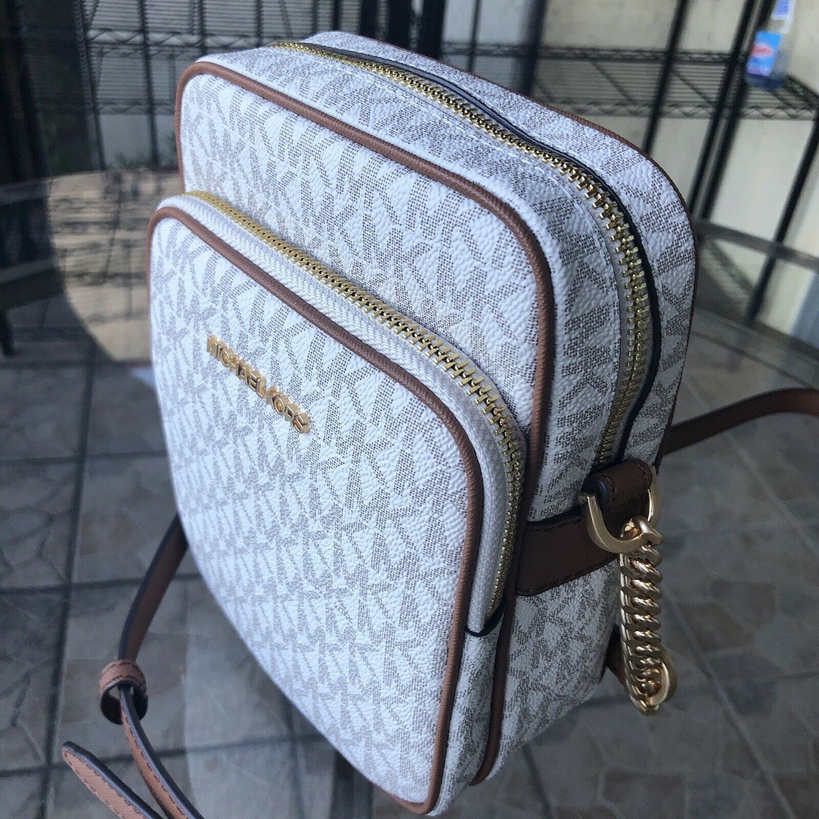 Stylish Michael Kors Women's Crossbody Handbag - PVC/Leather Messenger Purse for Effortless Chic
