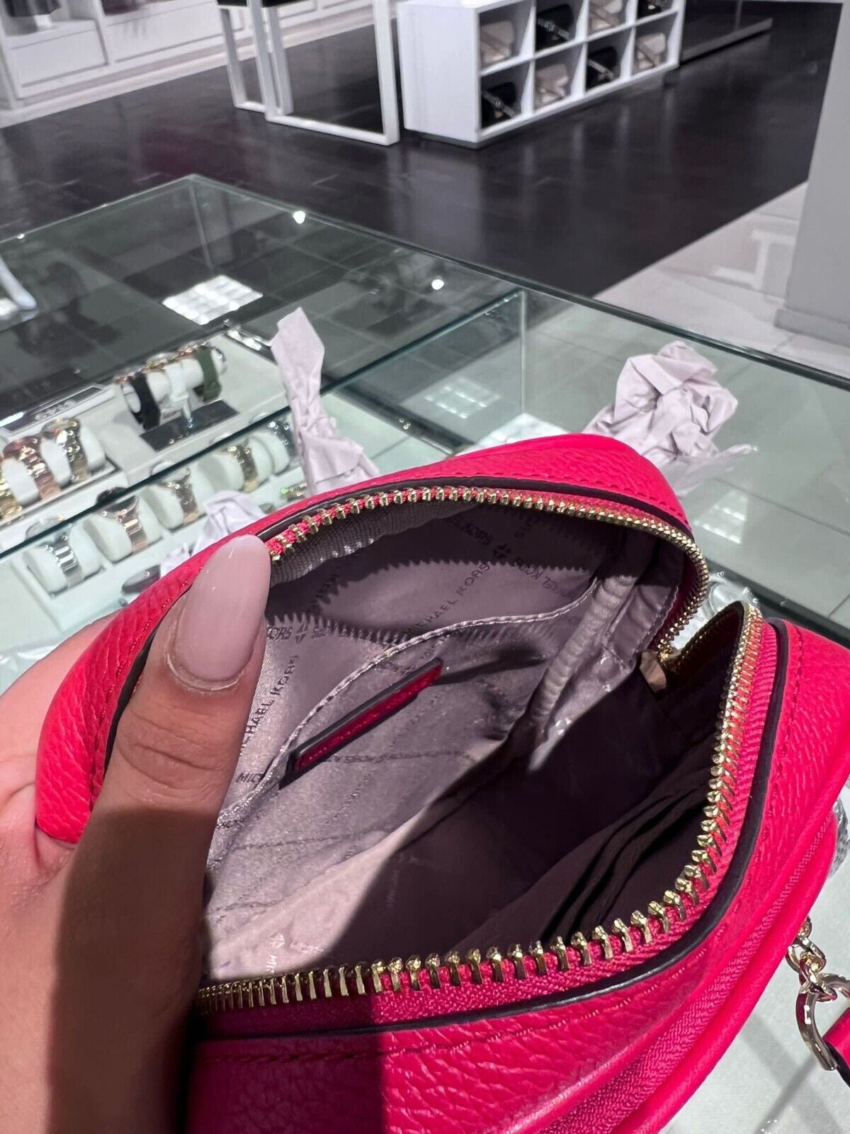 Stylish Michael Kors Women's Crossbody Handbag - PVC/Leather Messenger Purse for Effortless Chic