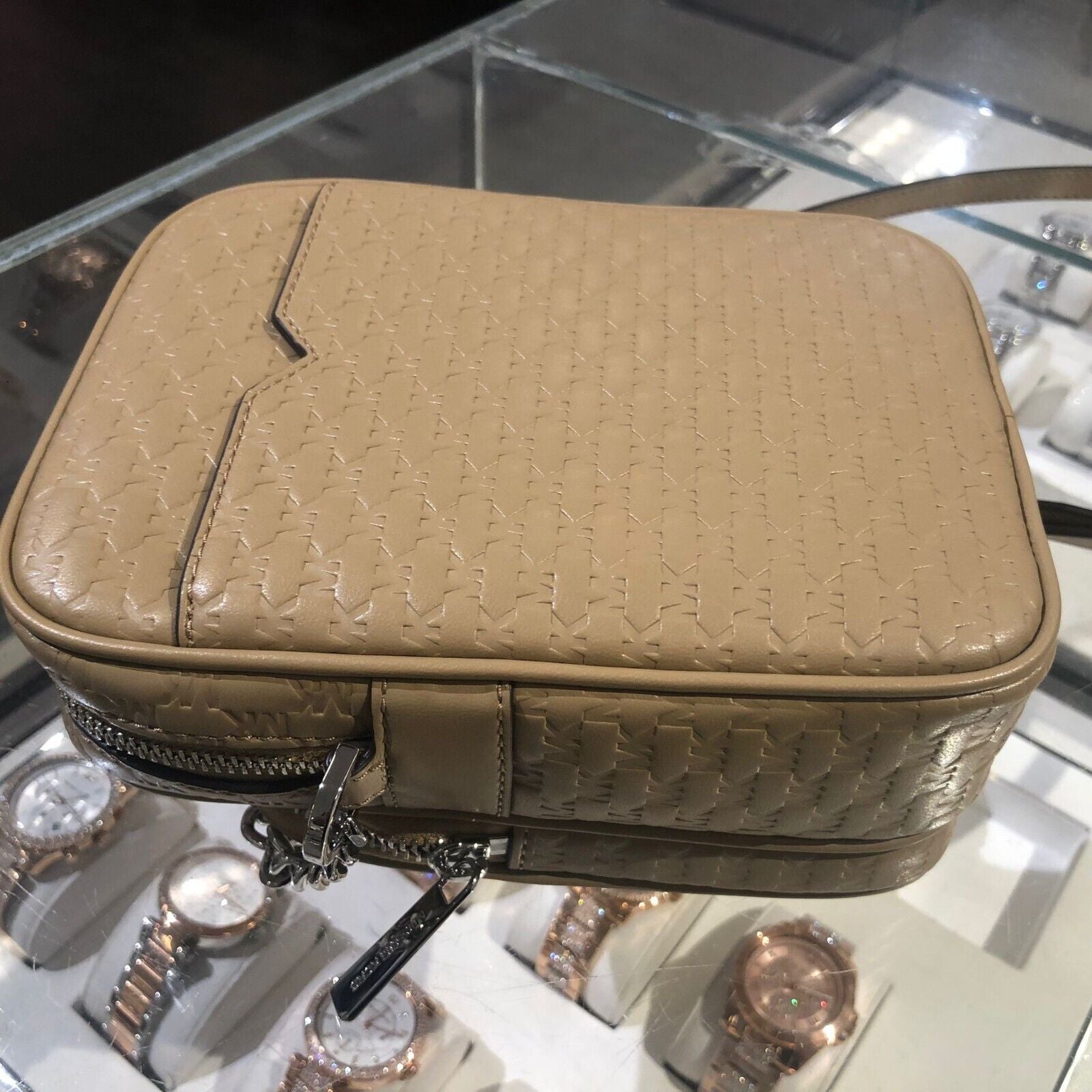 Stylish Michael Kors Women's Crossbody Handbag - PVC/Leather Messenger Purse for Effortless Chic