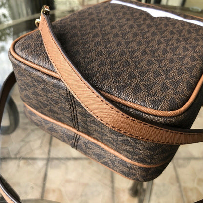 Stylish Michael Kors Women's Crossbody Handbag - PVC/Leather Messenger Purse for Effortless Chic