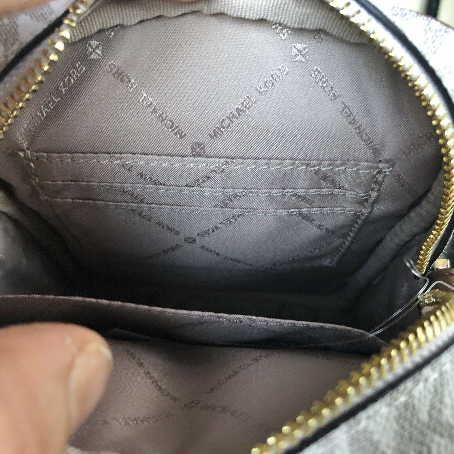 Stylish Michael Kors Women's Crossbody Handbag - PVC/Leather Messenger Purse for Effortless Chic