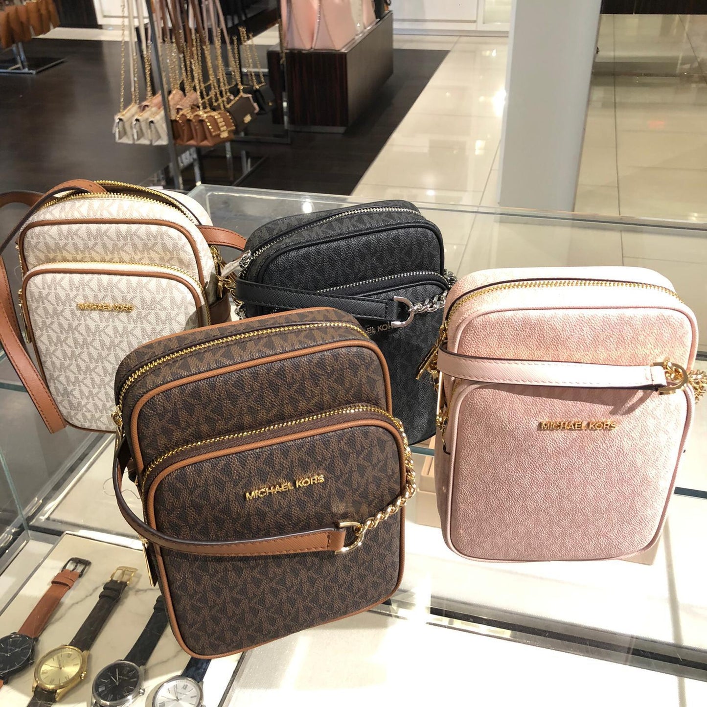 Stylish Michael Kors Women's Crossbody Handbag - PVC/Leather Messenger Purse for Effortless Chic
