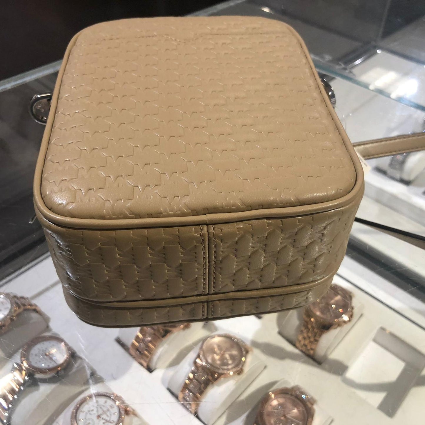 Stylish Michael Kors Women's Crossbody Handbag - PVC/Leather Messenger Purse for Effortless Chic