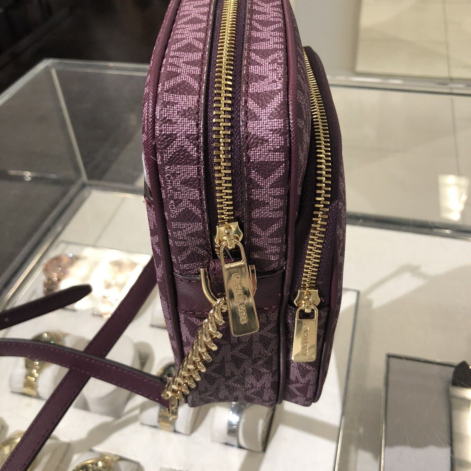 Stylish Michael Kors Women's Crossbody Handbag - PVC/Leather Messenger Purse for Effortless Chic