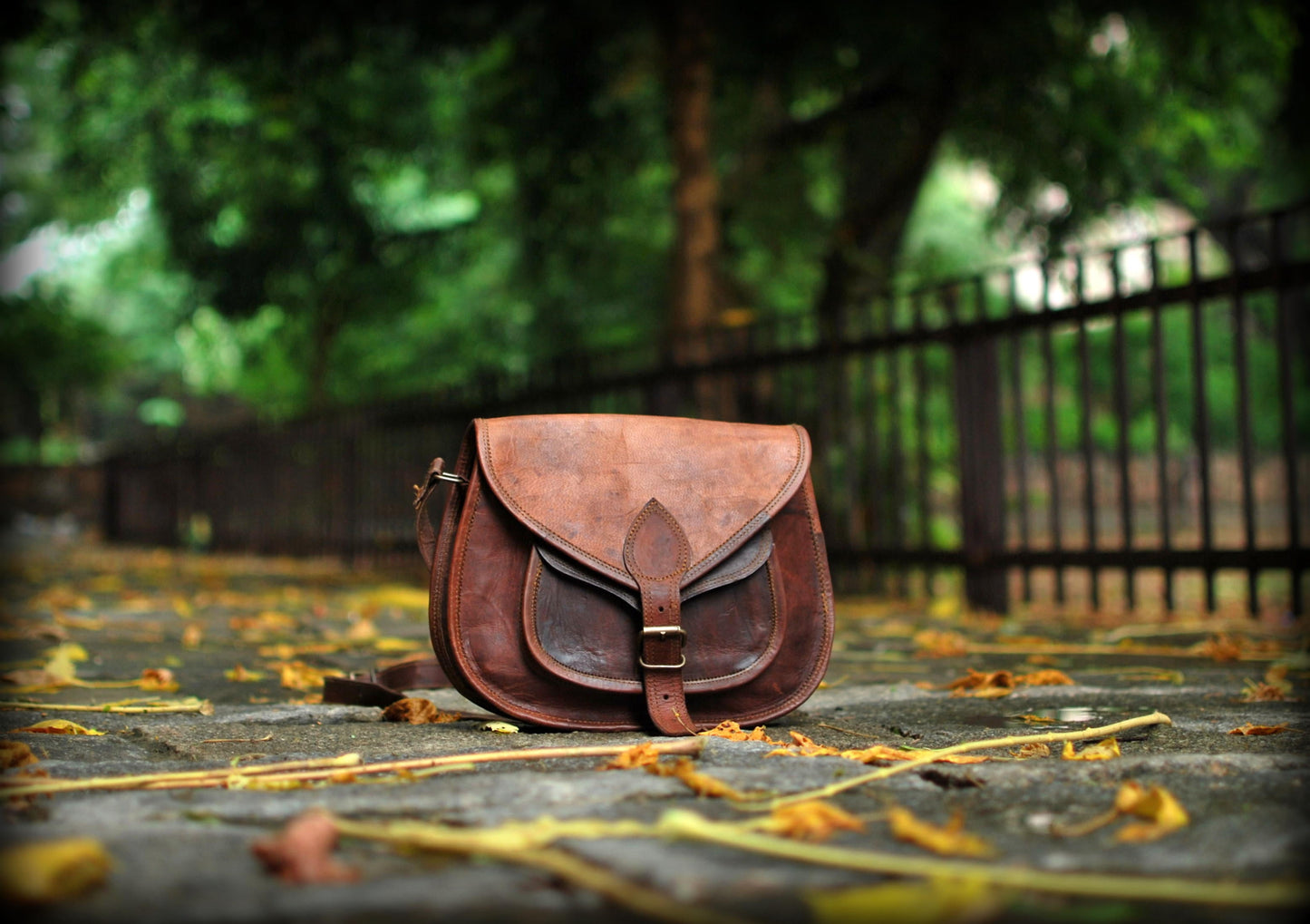 Stylish 11" Women's Leather Crossbody Sling Bag - Versatile Travel Tote & Vintage Hobo Purse
